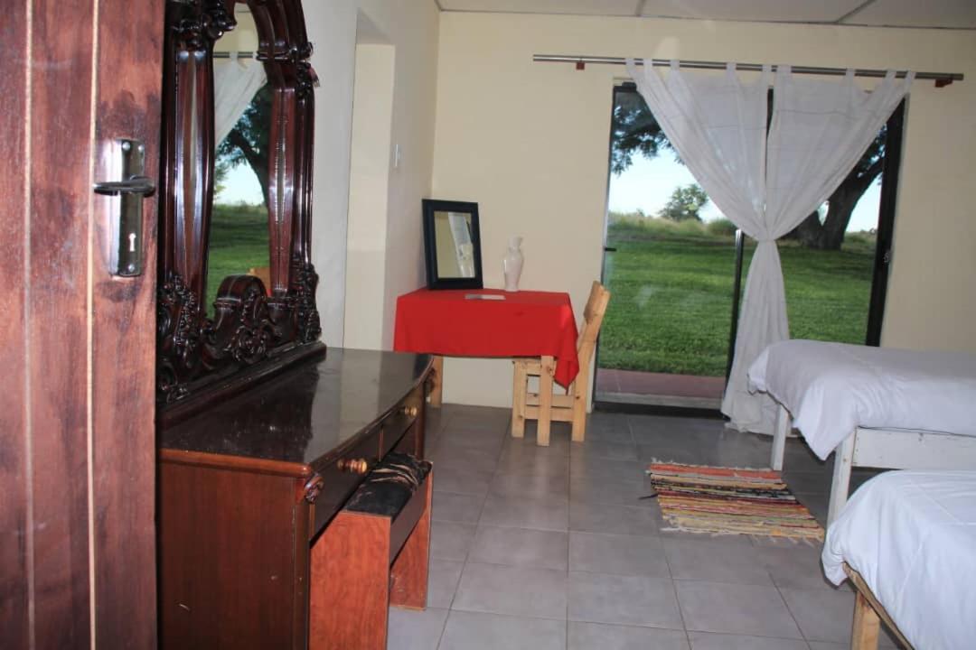 Bambi Lodge Grootfontein Bagian luar foto