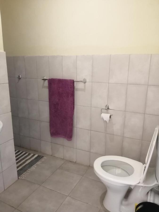 Bambi Lodge Grootfontein Bagian luar foto