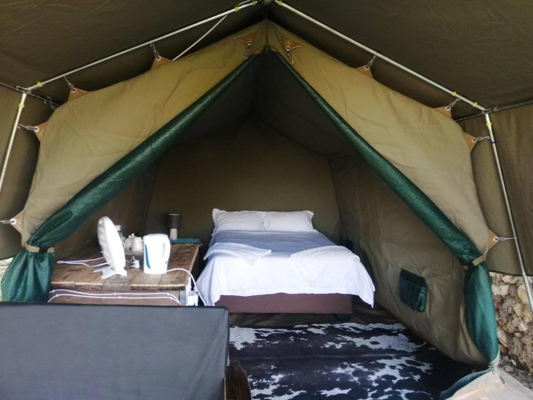 Bambi Lodge Grootfontein Bagian luar foto