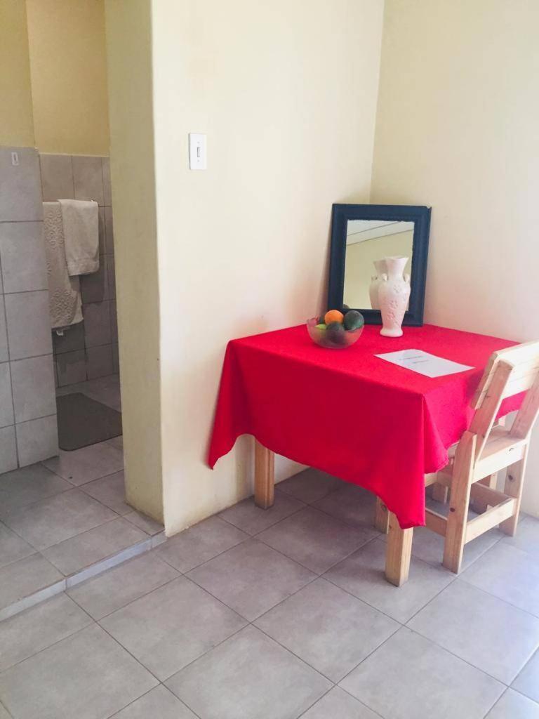 Bambi Lodge Grootfontein Bagian luar foto